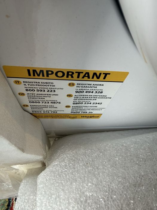 Продам пральну машинку     Whirlpool FWSF61053W EU