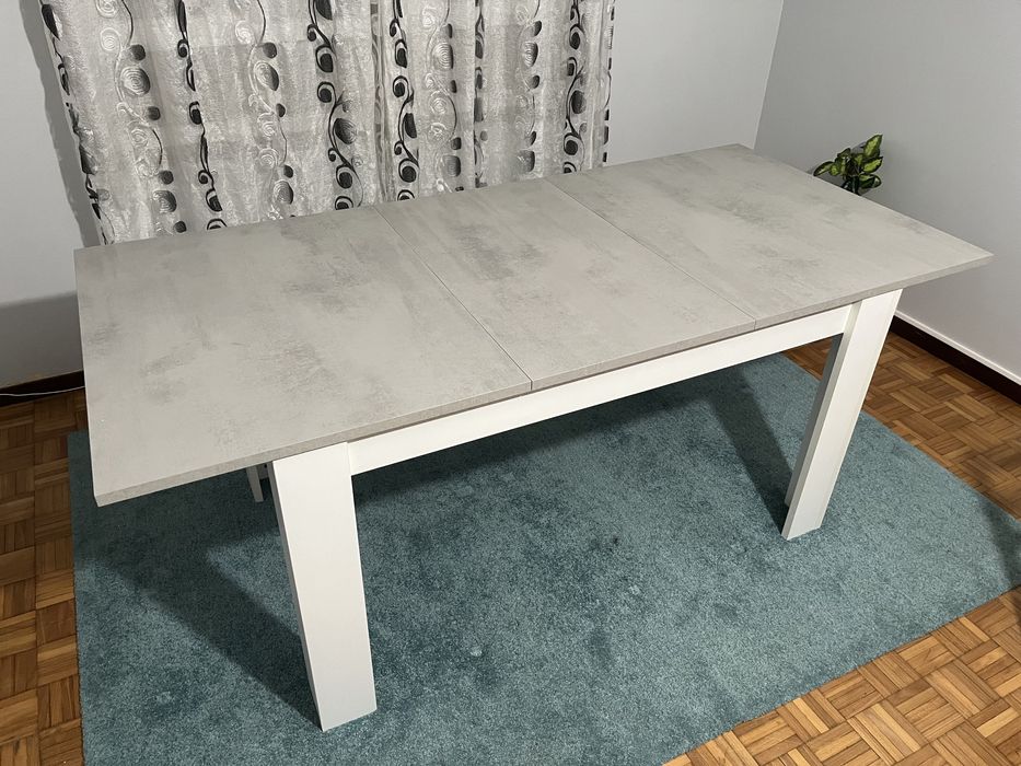 Sala completa de jantar