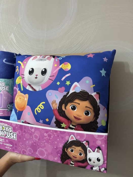 Conjunto de Manta e Almofada Gabby’s Dollhouse