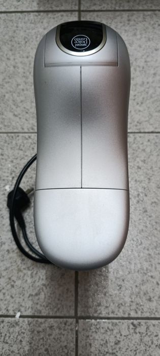 Máquina Dolce Gusto com acessórios