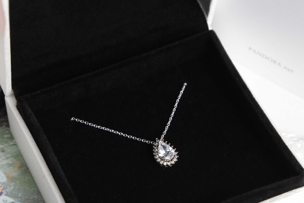 Pandora Намисто Сяюча крапля