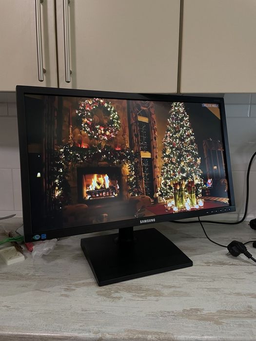 Самсунг монітор. Монітор: 2 800 грн. - Монітори Чернівці на Olx