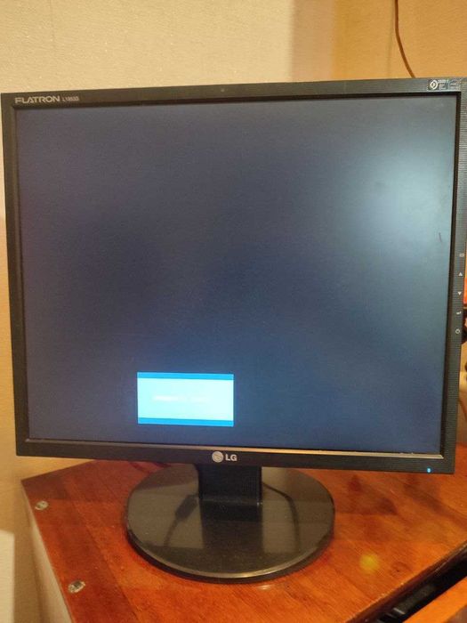 Компьютерный монитор 19" LG