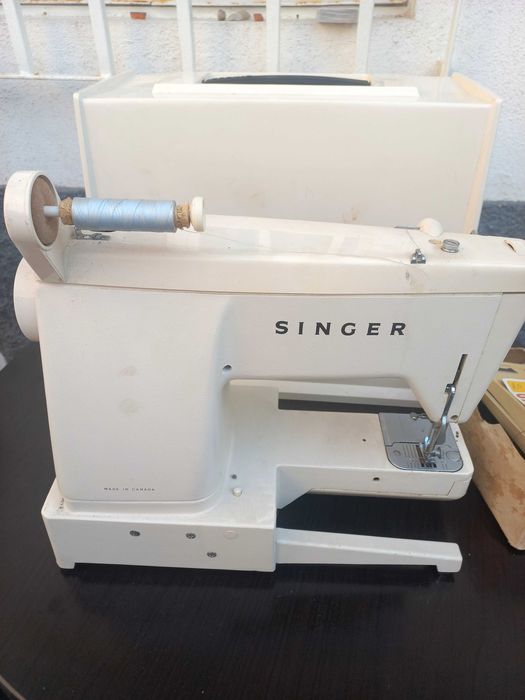 máquina de costura Singer 560