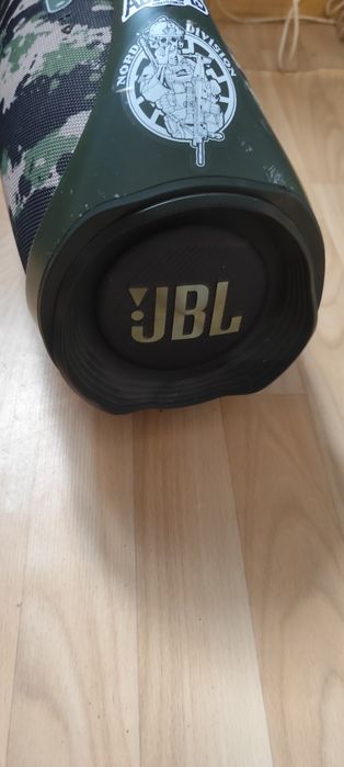 Продам JBL boombox-2