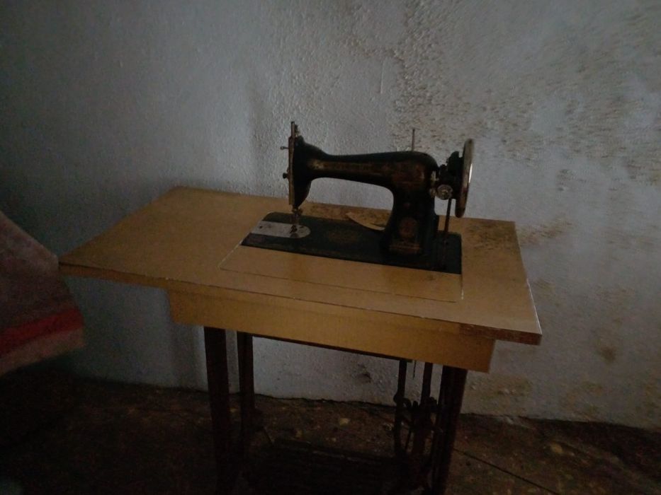 Maquina de costura antiga Singer
