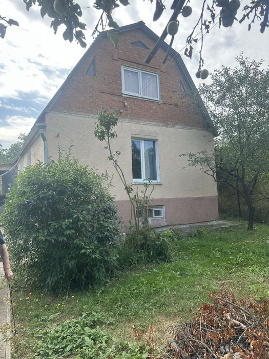 Продам будинок у Люботині