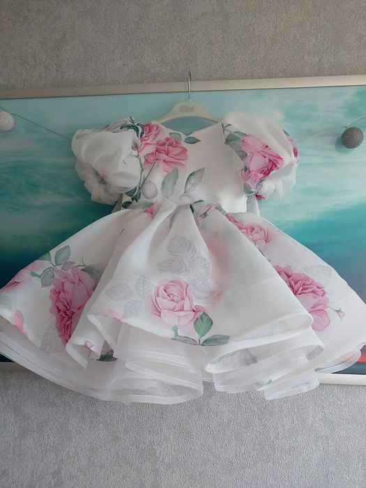 Святкова сукня,пишна на 2-3 роки