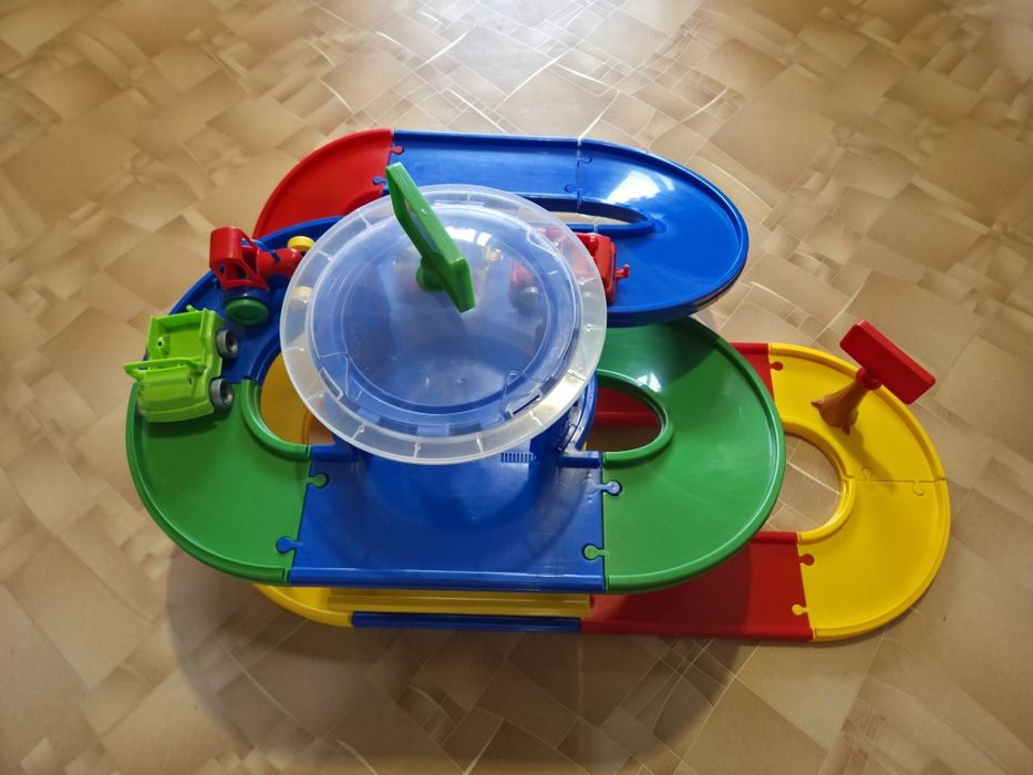 Парковка, трек Wader 4.6 м, гараж