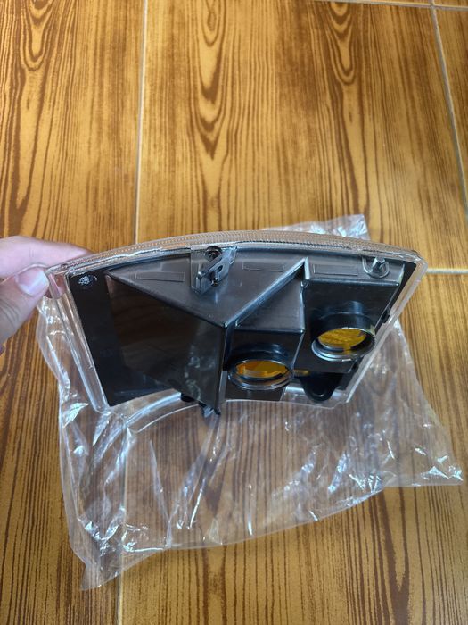 Farolim / Pisca Frontal Scania – Novo