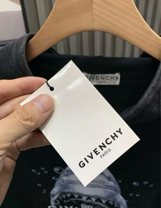 Худак Givenchy.