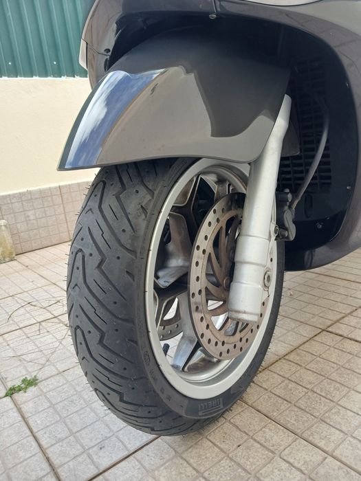 Piaggio x10 125 .