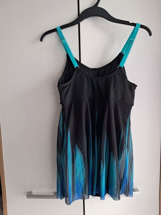 Sprzedam kiostium kąpielowy nowy.