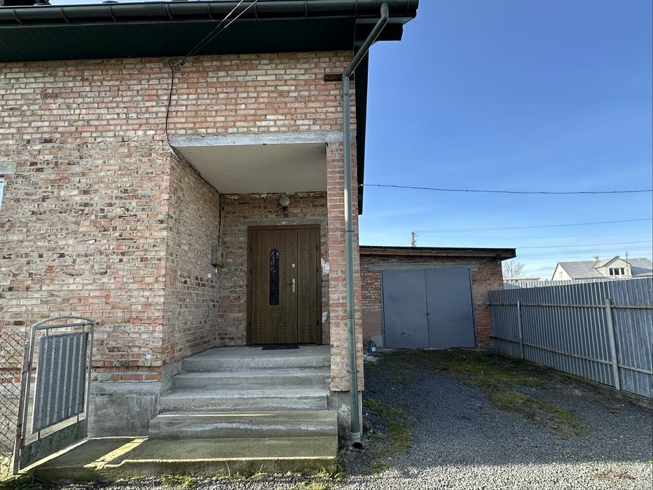 Продаж окремостоячого будинку в Оброшине