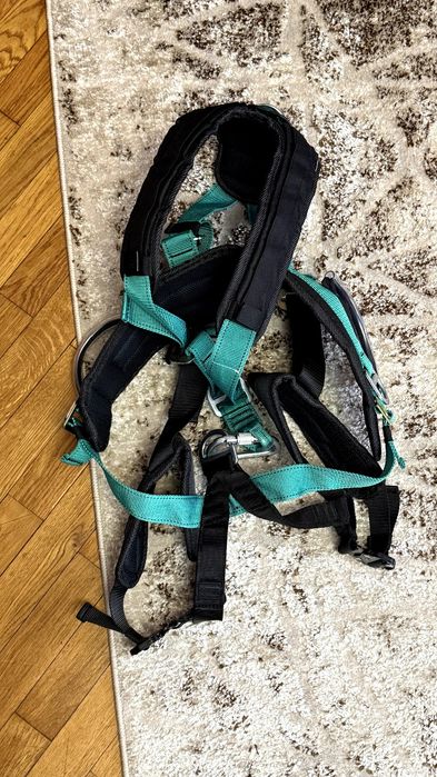 Продам спорядження для Альпінізму стан новий