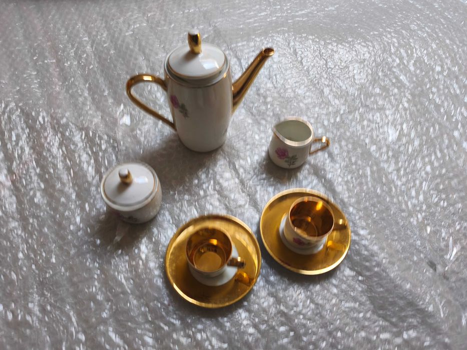 Conjunto lindo de café, com 6 peças ± 3