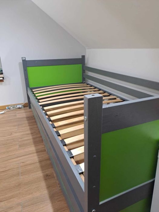 Łóżko młodzieżowe