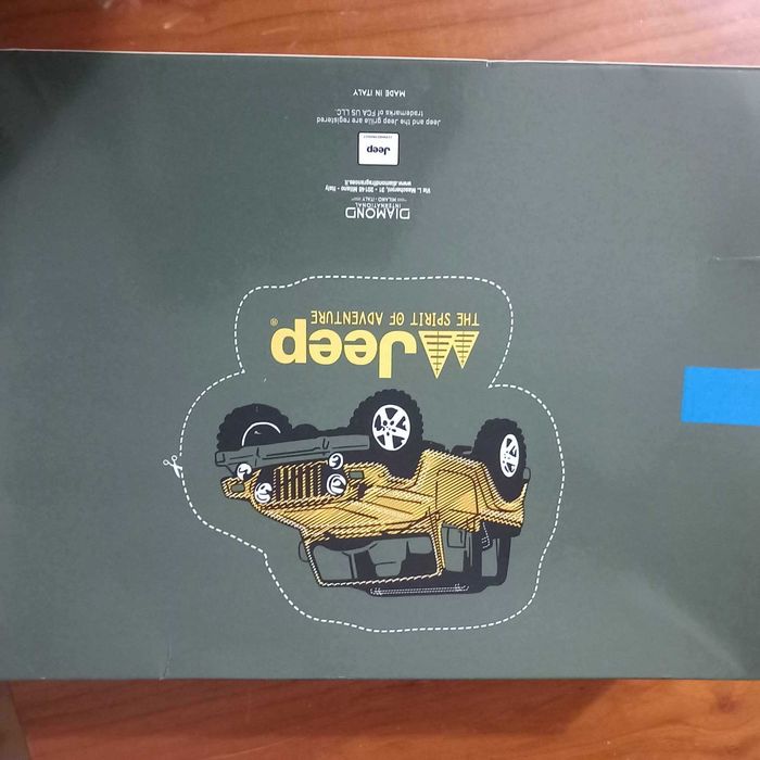 Gel de duche + JEEP Bburago 1/32 NOVO com 25% de desconto