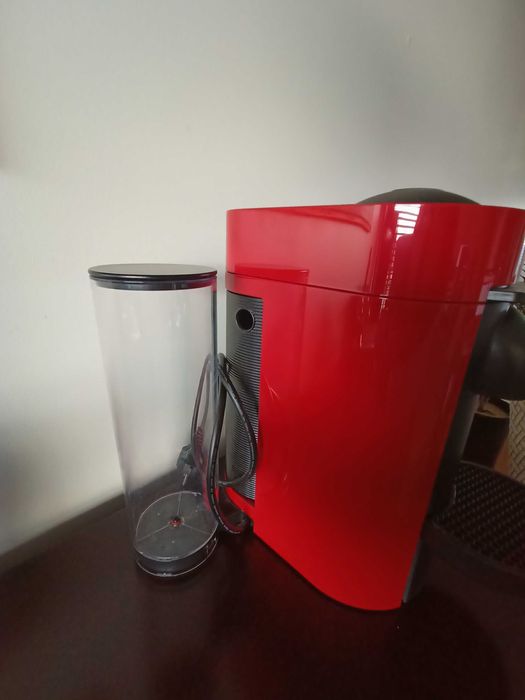 Máquina de café Nespresso Vertuo Plus