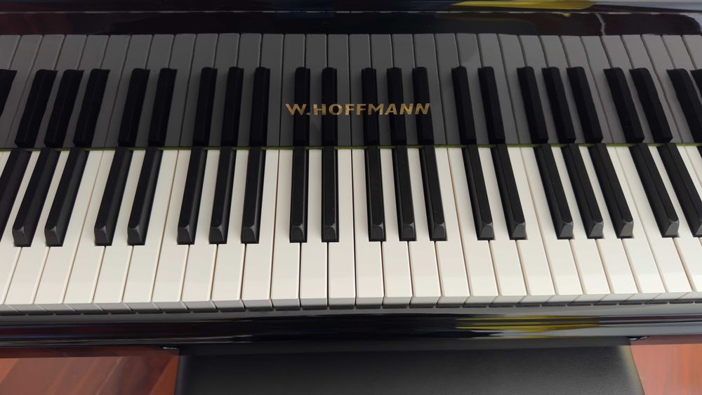 Piano W.Hoffmann T 161 preto