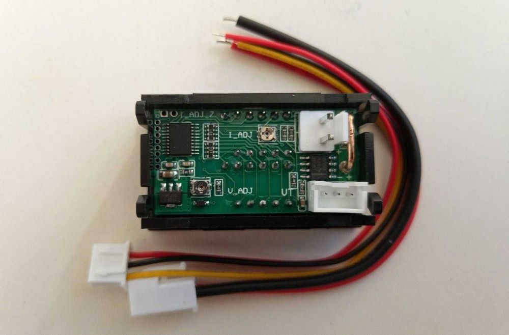 Универсальный цифровой амперметр 0-10 А / вольтметр 5-30 В / 3 разряда