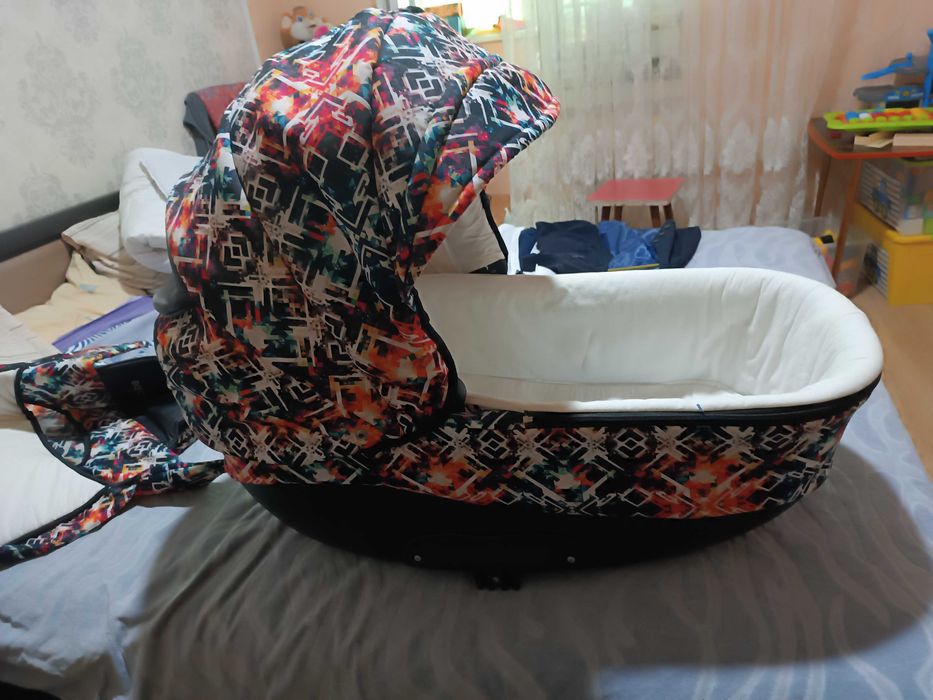 Коляска Bexa Cube 2тис. , зручна, мобільна б/у