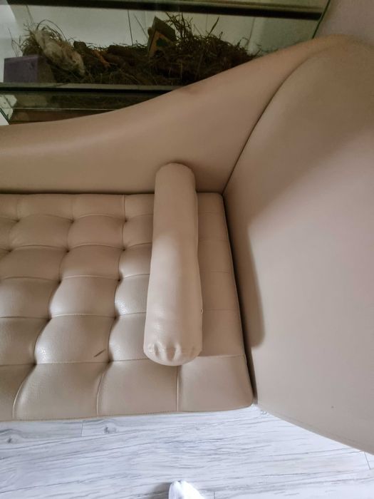 szezlong sofa ławka fryzjerska do poczekalni ze schowkiem kremowa