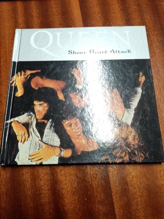 Álbuns dos Queen