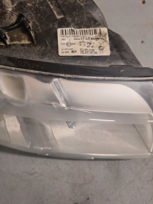 Lampa prawa skoda superb II europa uszkodzona