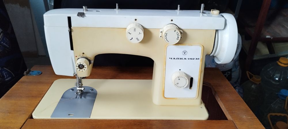 Швейная машина Чайка-142М
