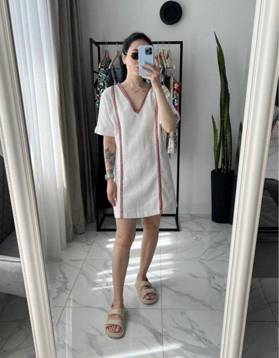 zara молочно біла туніка плаття з вишивкою С розмір