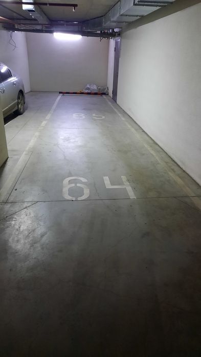 Сдам от хозяина , на постоянно паркоместо на 2 машины  36-я  Жемчужина