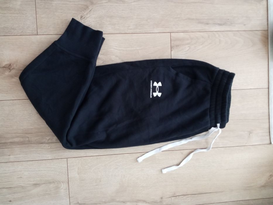 Spodnie dresowe Under Armour, rozmiar M