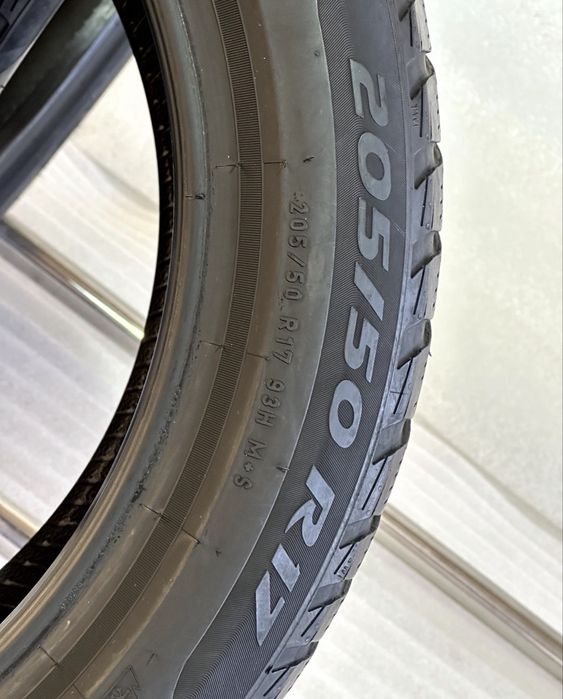 Автошини колеса резина 205/50 R17 Pirelli Sottozero 2020 рік всесезонні