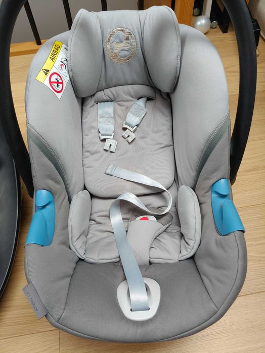 Fotelik Cybex Atom M razem z bazą