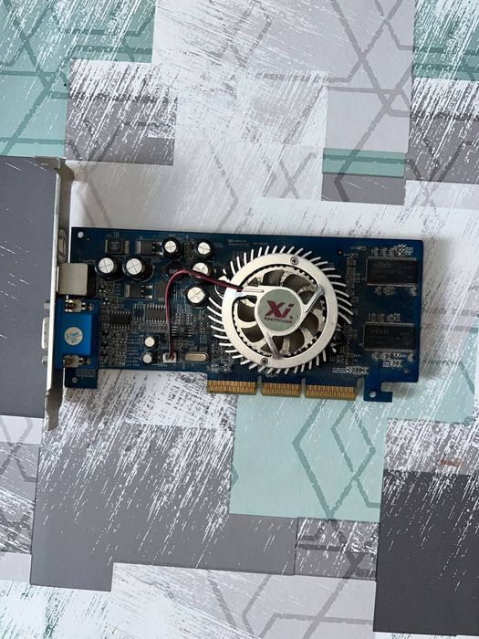 Karta graficzna NVIDIA GeForce FX5200 64bit DDR TV-OUT (AGP)