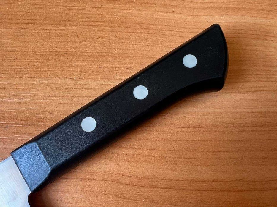Кухонный японский нож Сантоку KAI Sekimagoroky Wakatake
