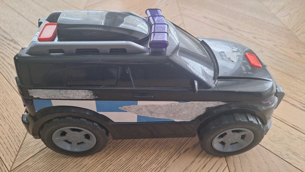 Samochód policyjny duży