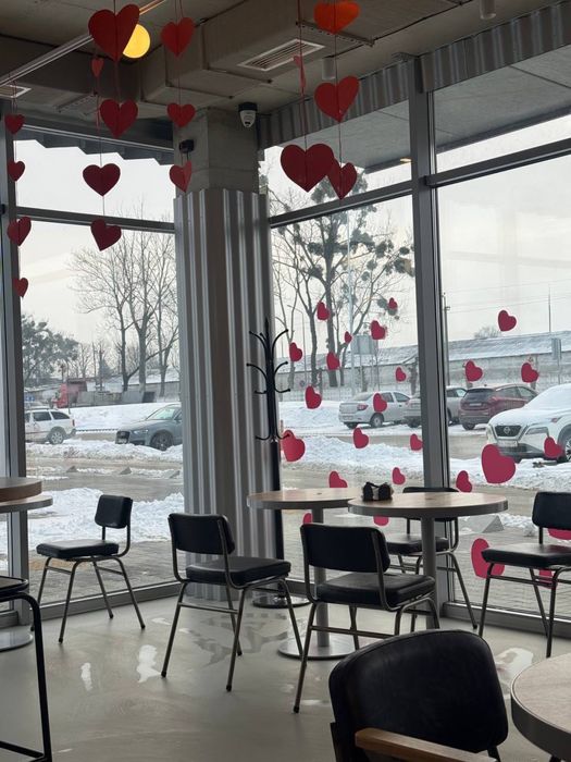 дивани столи стільці оптом для облашткаання зон відпочинку