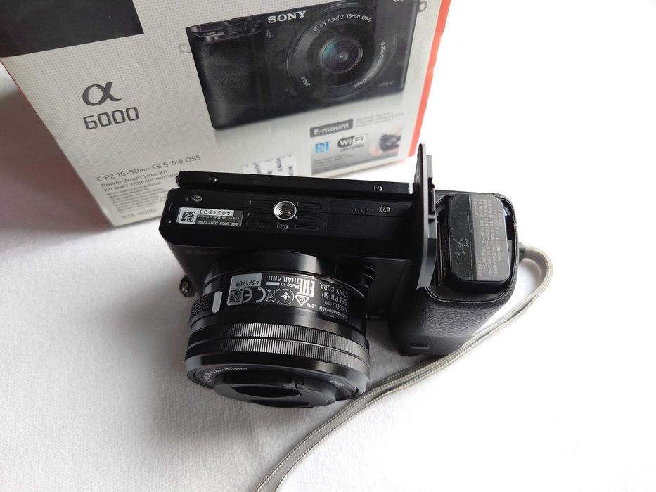 SONY A6000 (ILCE6000) w bardzo dobrym stanie, pełna dokumentacja
