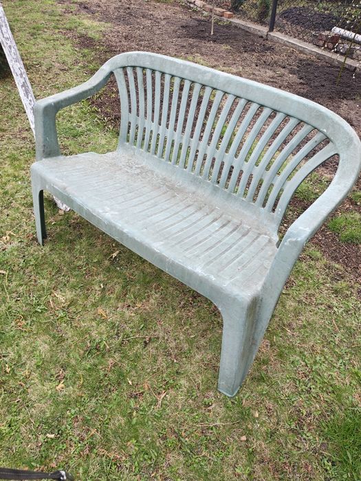 Ławka ogrodowa plastikowa