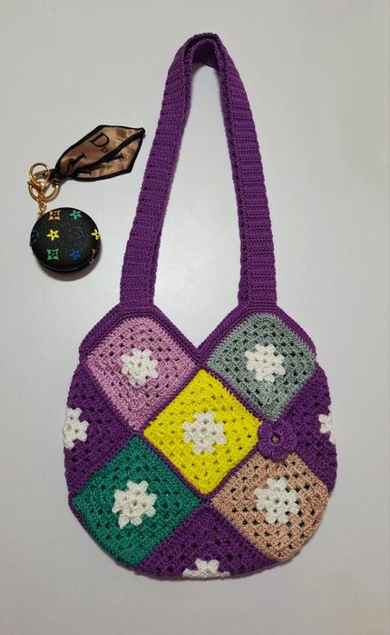 Malas em tricot feitas á mão