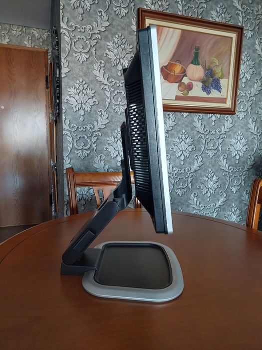 HP 19 Monitor for Computer64552909767299123