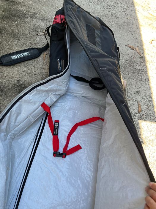 Capa kite surf da Mystic para viagem c rodas