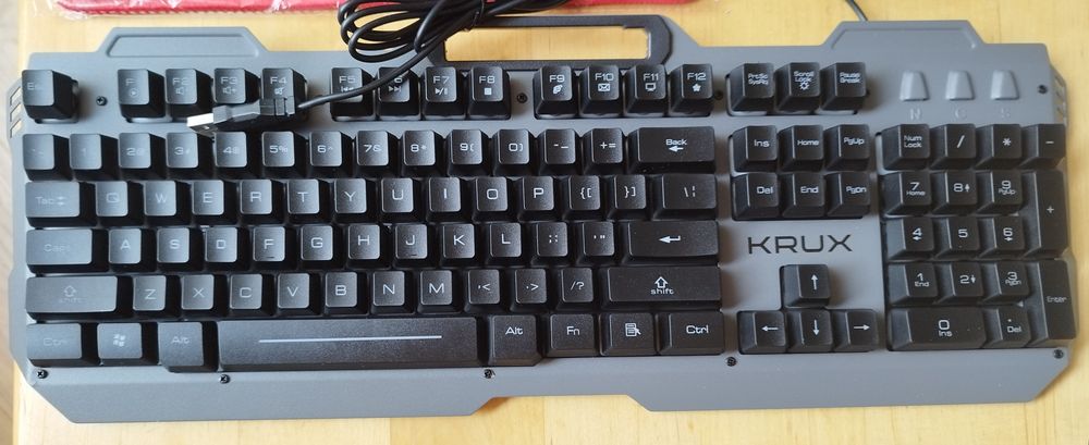 Zestaw dla gracza Krux Atoma 4 in 1 klawiatura, mysz, słuchawkii,.