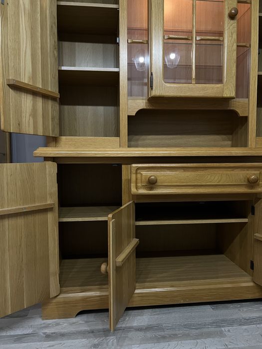 Сервант вітрина буфет