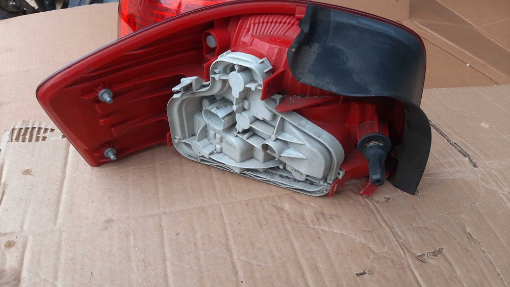 lampa tylna prawa lub lewa Audi A3 8p 3 drzwi przed lift
