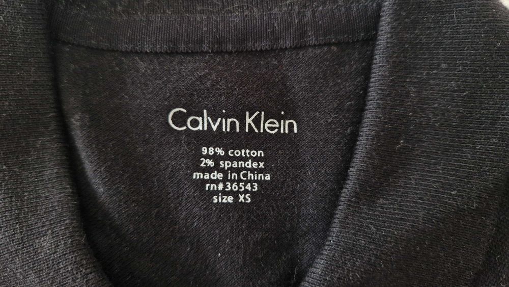 Polo preto, Calvin Klein, tamanho XS