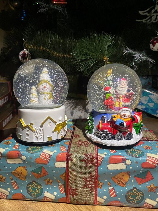 Большой снежный музыкальный шар