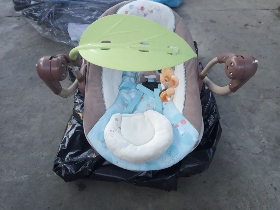 Leżaczek dziecięcy dla niemowlaka